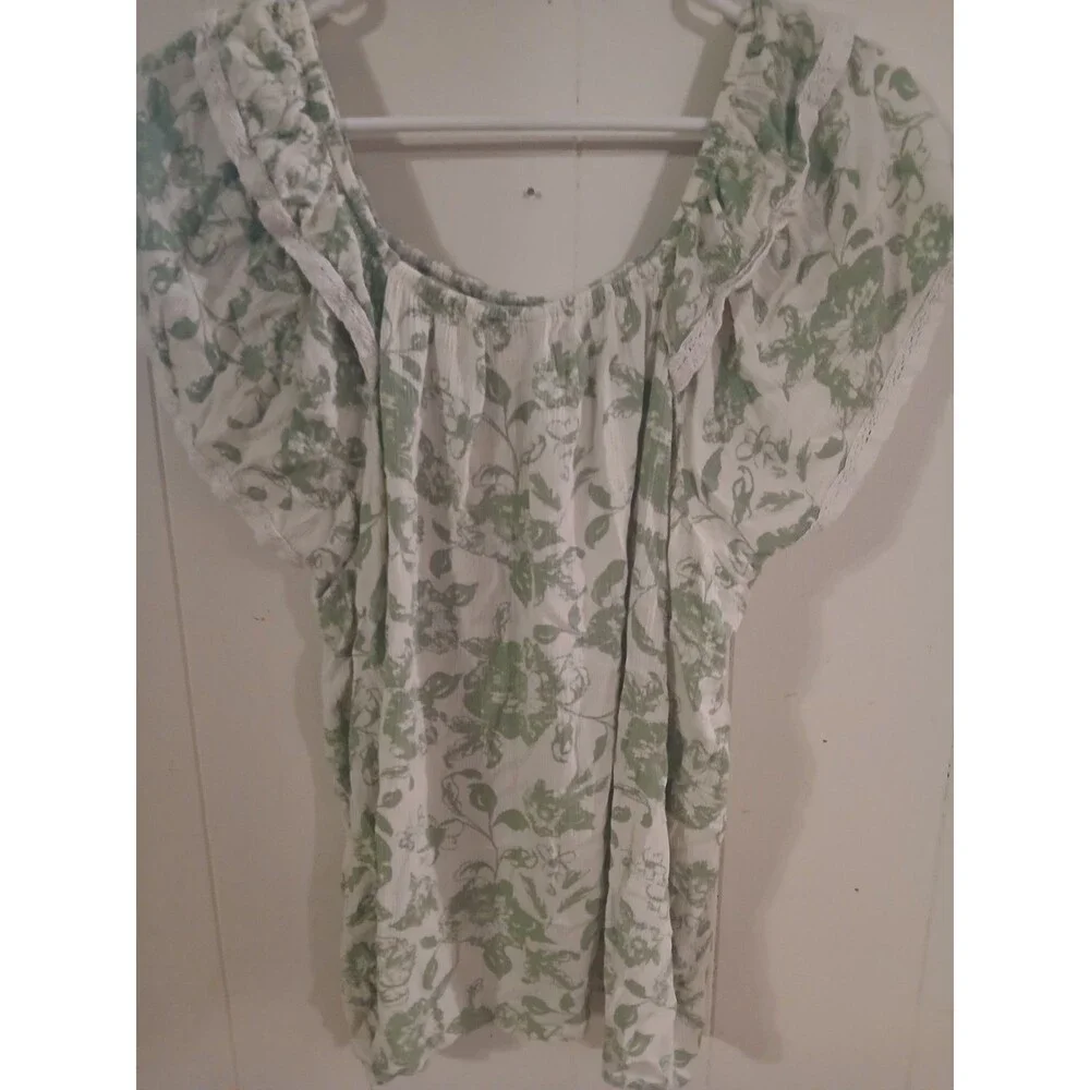 Cato Women's Size XL Green/Cream Ruffled Peasant Blouse Lace Trim